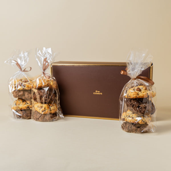 Huge gift box of 12 cookies