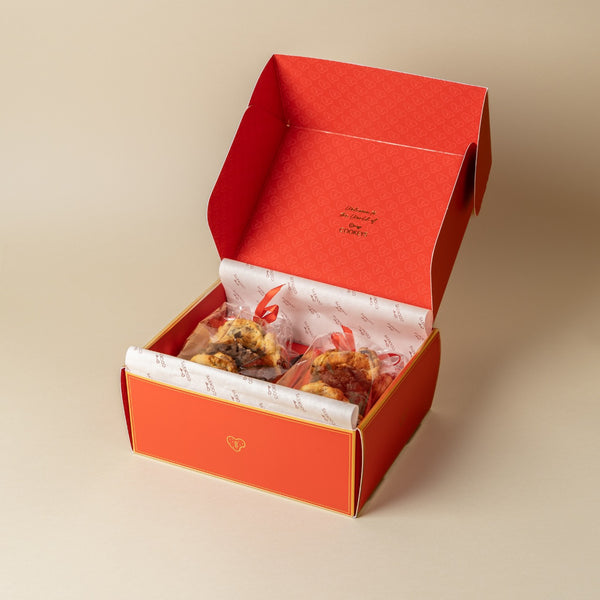 Red gift box of 8 classic cookies